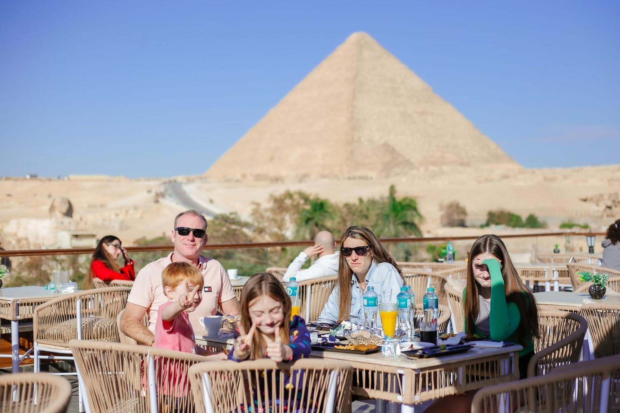 Tree Lounge Pyramids View Inn , Sphinx Giza Kafrat al Jabal Exterior foto