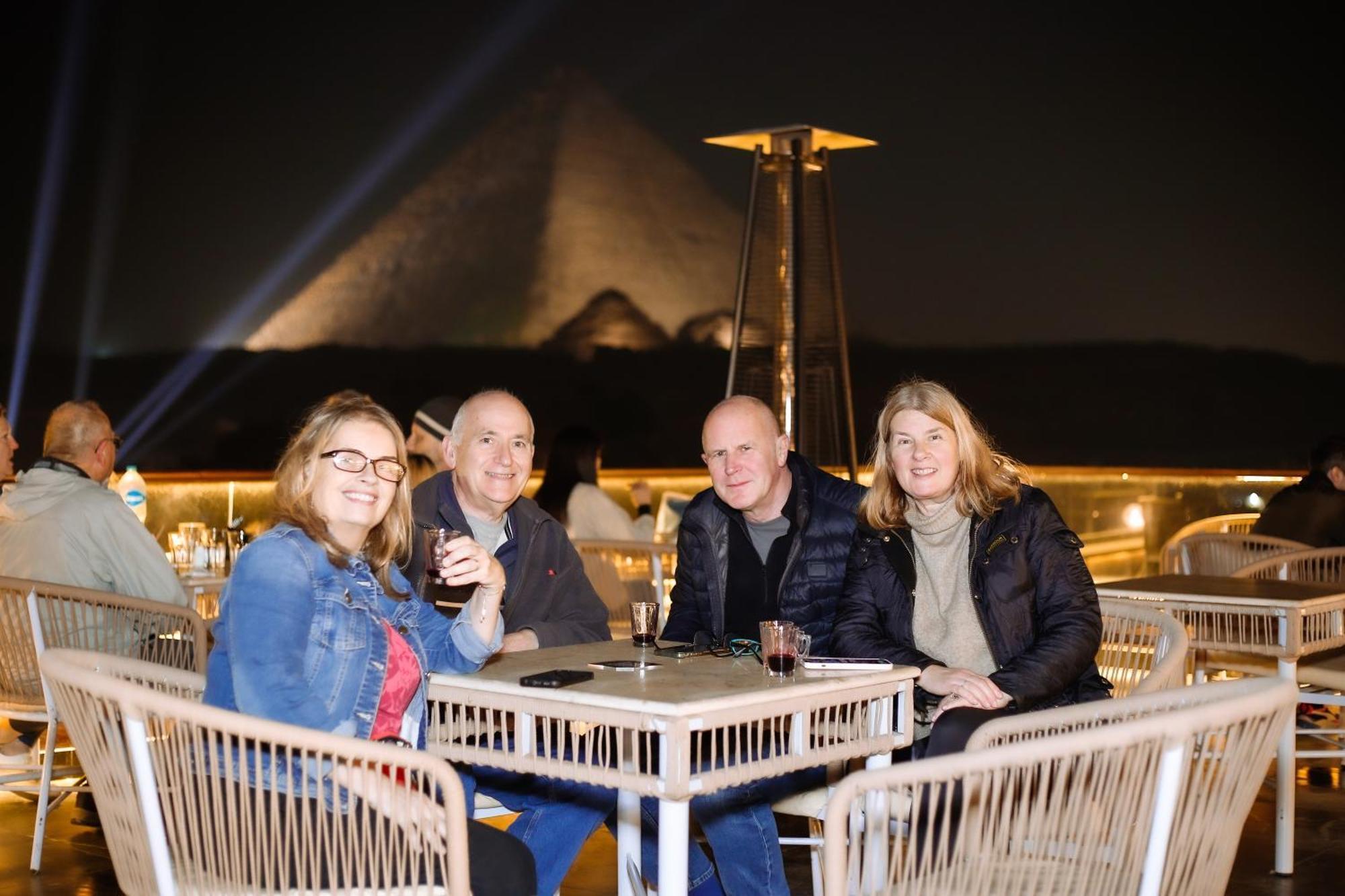 Tree Lounge Pyramids View Inn , Sphinx Giza Kafrat al Jabal Exterior foto