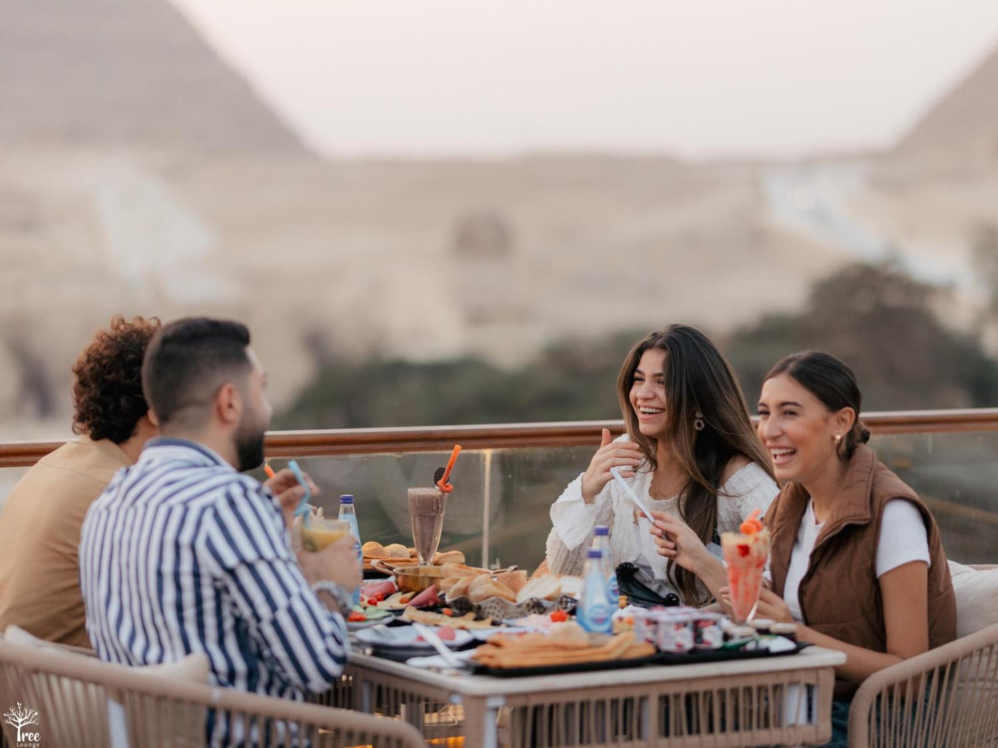 Tree Lounge Pyramids View Inn , Sphinx Giza Kafrat al Jabal Exterior foto